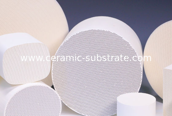 खरीदें Cordierite Cellular Ceramic Substrates Round For Catalytic Converters online manufacture