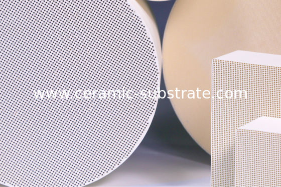 खरीदें Thin Honeycomb Ceramic Substrate , Cellular Catalyst Substrates online manufacture