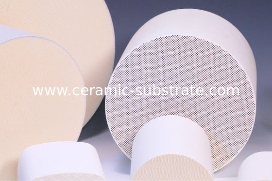 खरीदें MgO Ivory Ceramic Substrates Support For Diesel Oxidation Catalyst online manufacture