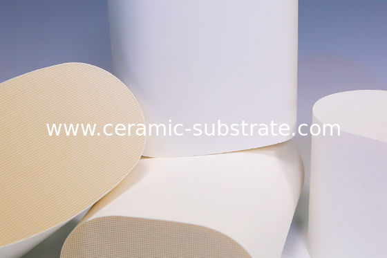 खरीदें Polished Surface Finish Ceramic Substrates for Pneumatic Type Systems Diesel Oxidation Catalyst Applications Durable Performance online manufacture