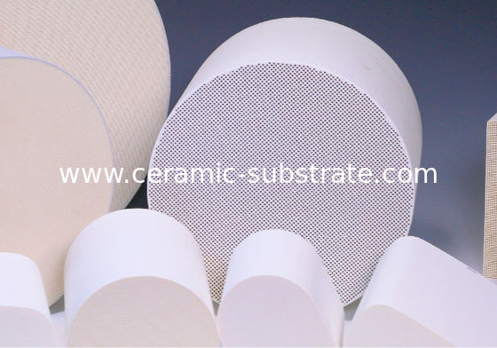 खरीदें Cylindrical Honeycomb Ceramic Support Customize For Catalytic Converters online manufacture