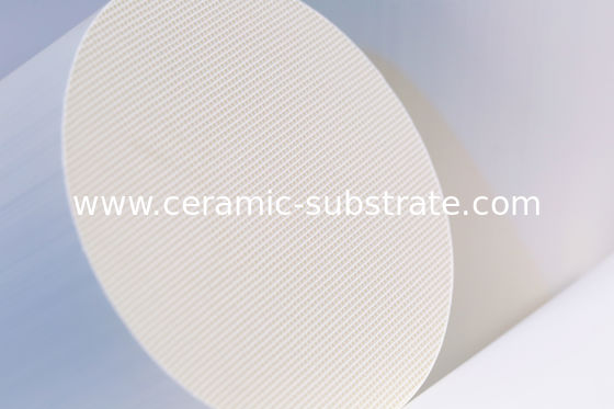 खरीदें Round White Honeycomb Ceramic Carrier , car Catalyst Supports online manufacture