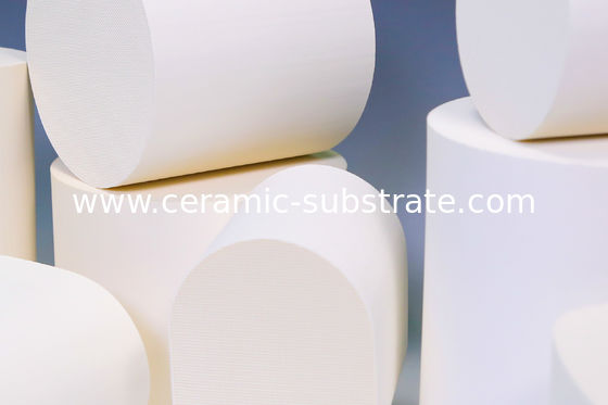 खरीदें Catalyst Support Cordierite Honeycomb Ceramic White For TWC online manufacture