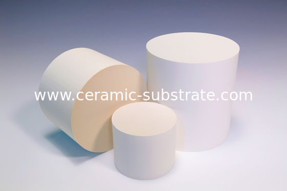 खरीदें White Cordierite Honeycomb Ceramic Custom For VOC Substrates online manufacture