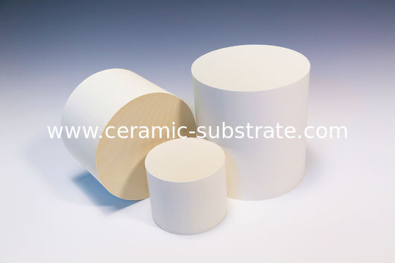 खरीदें Three way Catalytic Cordierite Honeycomb Ceramic Porous  Customize online manufacture