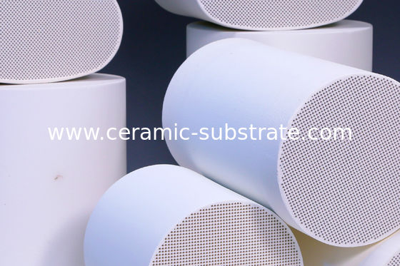 खरीदें Cordierite Ceramic Diesel Catalytic Converter Substrate  / Alumina Ceramic Substrate online manufacture