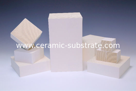 खरीदें Al2O3 Honeycomb Monolithic Catalyst Support White For Industrial VOC online manufacture