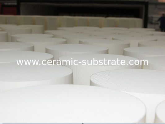 खरीदें Silicon Nitride Ceramic Substrates Offering Polished or Matte Surface Finish Designed for Power Electronics and Enhanced Durability online manufacture